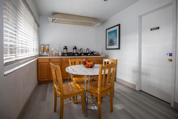 Americas Best Value Inn Chico Main image